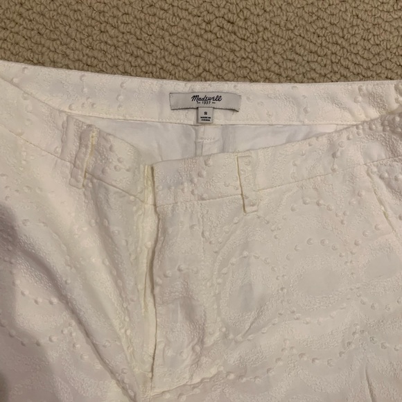 White shorts - Picture 3 of 3